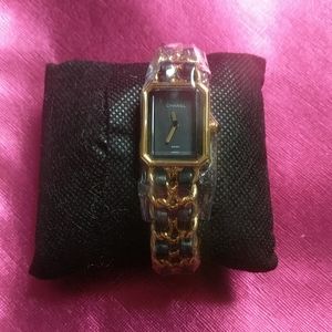 Ladies watch gold tone chain